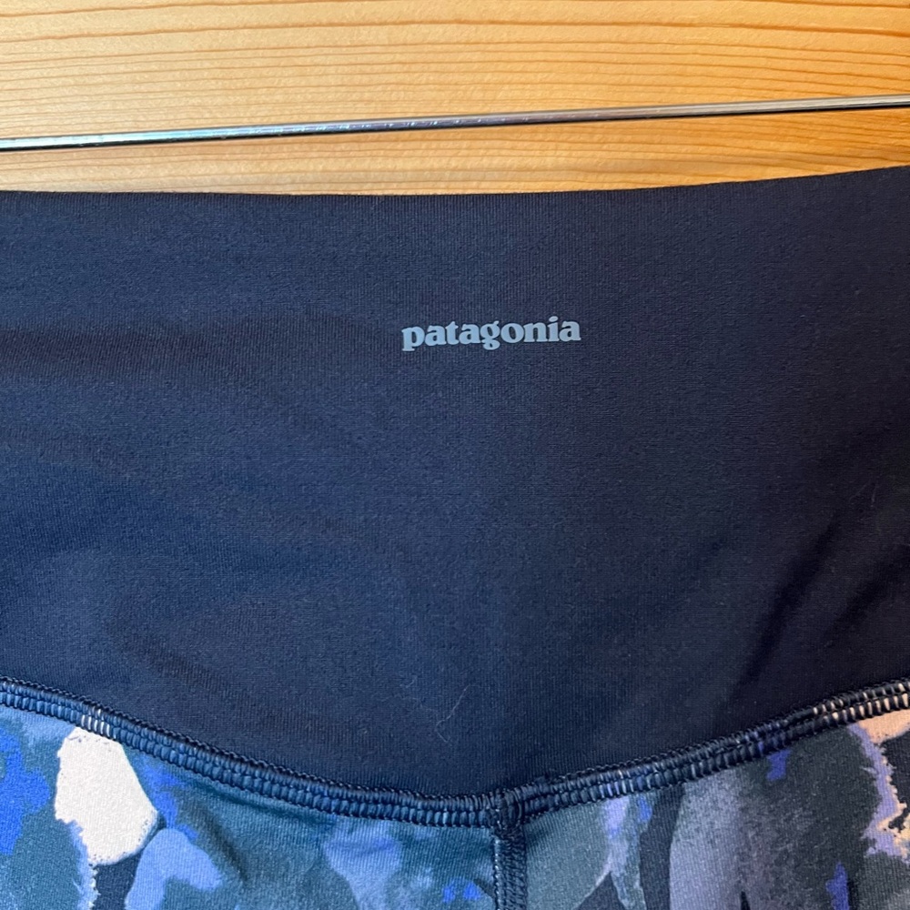 Women’s Patagonia Patterned Leggings Cropped 12” Size 12 - Picture 4 of 8